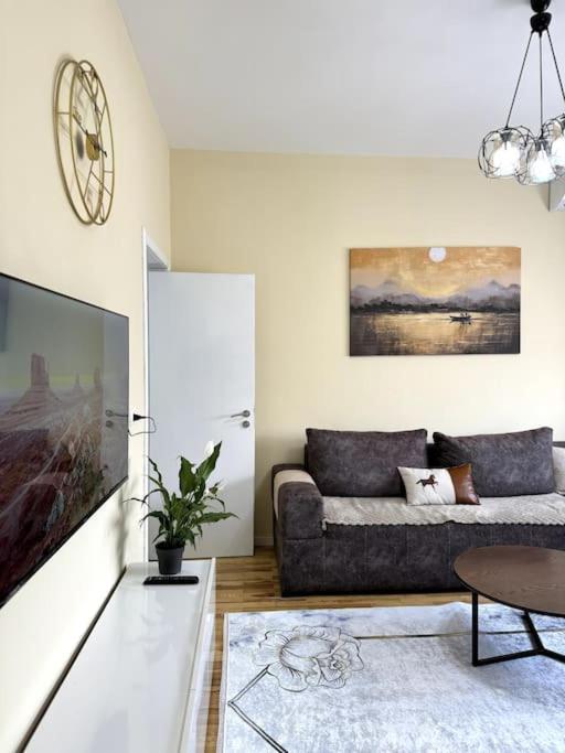 Sol Apartments - 2 Bedrooms Shkodër 外观 照片