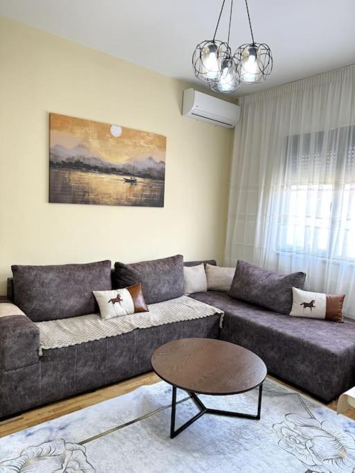 Sol Apartments - 2 Bedrooms Shkodër 外观 照片